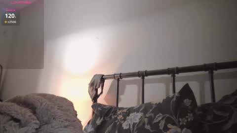 miafosterx online show from March 29, 1:40 am