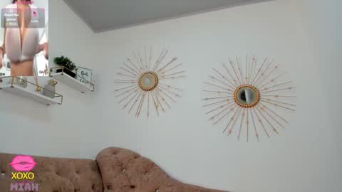 Miah Collins online show from December 15, 11:50 am