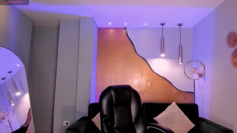 Call me Mia  online show from September 16, 7:28 pm