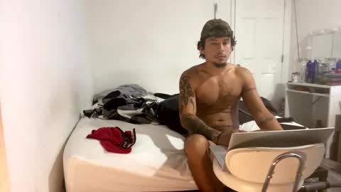 miamiclos1 online show from February 12, 1:04 pm