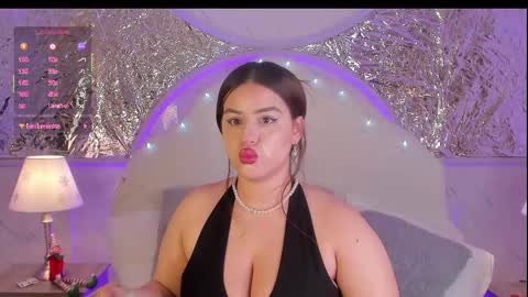 Mia   -5 7001400 Follow  online show from December 5, 1:31 pm