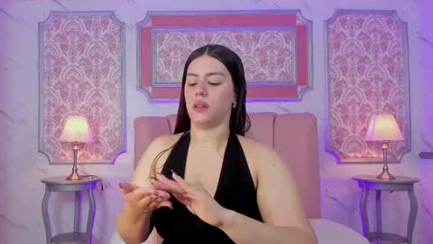 Snapshot of miamontoya chatting on March 5, 12:33 pm Mia   -5 7001400 Follow  online show from March 5, 12:33 pm