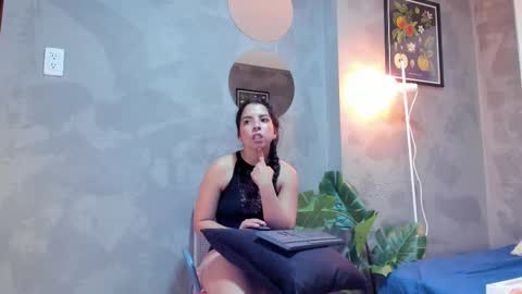 Snapshot of mianyxara_ chatting on September 30, 8:52 pm Mia online show from September 30, 8:52 pm