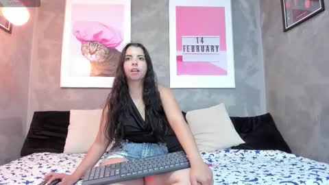 Mia online show from December 22, 7:42 pm