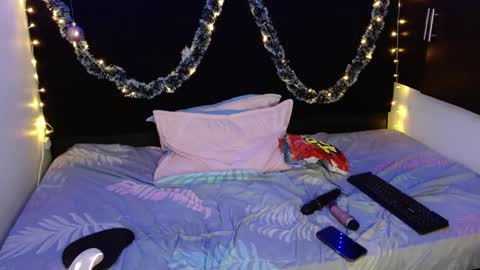 Snapshot of miapeyton chatting on December 30, 7:21 pm Mia Peyton   online show from December 30, 7:21 pm