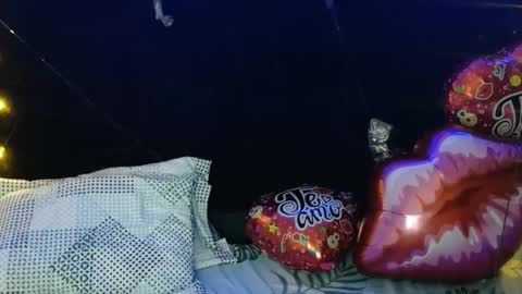 Snapshot of miapeyton chatting on February 18, 6:47 pm Mia Peyton   online show from February 18, 6:47 pm