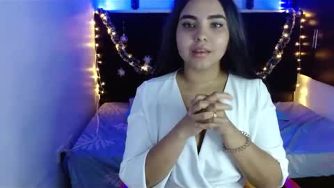 Snapshot of miapeyton chatting on December 7, 5:04 pm Mia Peyton   online show from December 7, 5:04 pm