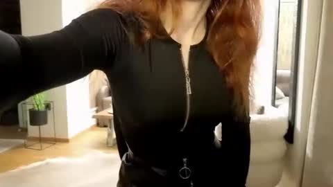 Mia online show from December 16, 2:41 am