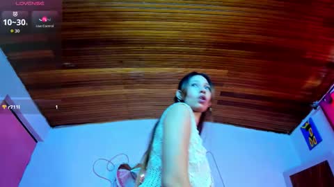 Mia Roxy online show from March 4, 7:00 pm