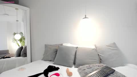 Snapshot of miasalaz chatting on October 10, 5:13 am miasalaz online show from October 10, 5:13 am