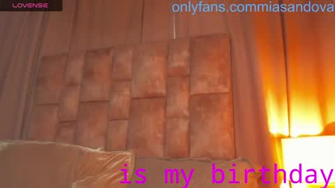 miasaandovaal 22 online show from May 25, 9:54 pm