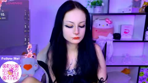 Mia  online show from December 14, 9:32 pm