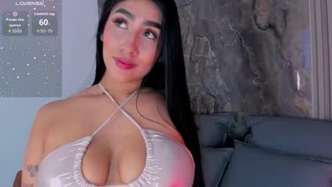 Snapshot of miascott5 chatting on September 16, 12:34 am miascott5 online show from September 16, 12:34 am