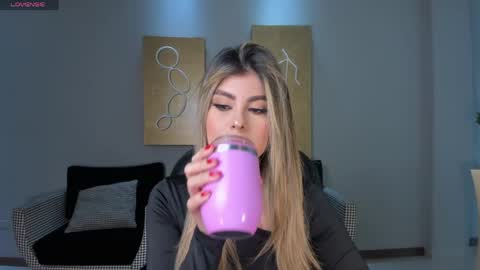 Mia Silva online show from May 10, 11:16 am