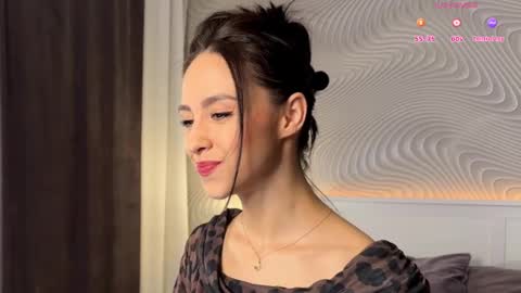 Mia online show from March 26, 7:57 am