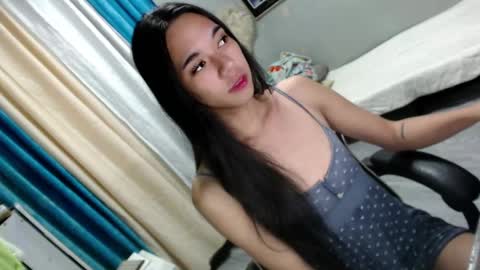 Mia online show from January 1, 7:43 pm