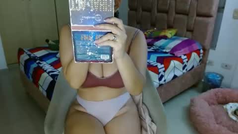 MIA VANESSA online show from November 16, 5:20 am