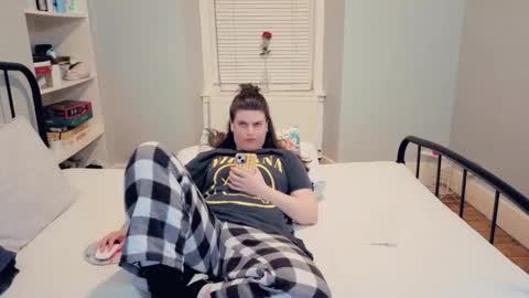 Mia  online show from April 29, 8:13 pm