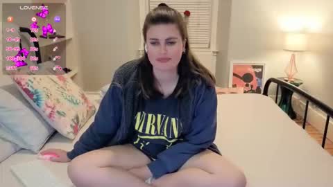 Mia  online show from October 16, 9:46 pm