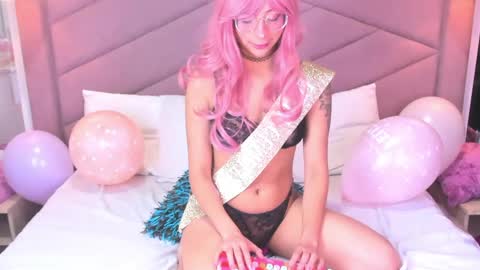 MiaWeiss online show from March 24, 8:48 pm