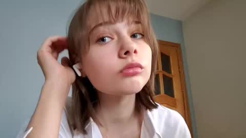 Snapshot of micasulejmanovski chatting on October 5, 9:29 am Luna online show from October 5, 9:29 am