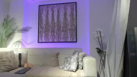 Michael Salens independent model online show from March 10, 10:28 am