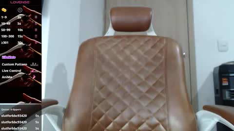 michael_thomsom online show from April 14, 5:27 pm