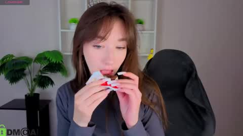 Michelle online show from May 7, 1:23 am