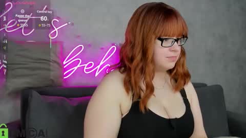 Snapshot of michelle_wilsson chatting on September 26, 8:11 am Michelle online show from September 26, 8:11 am