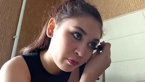 Leila online show from March 4, 11:07 am