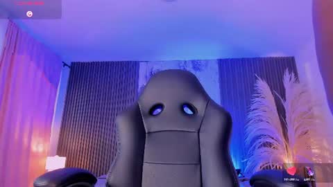 michellepreston_ online show from July 13, 12:31 pm