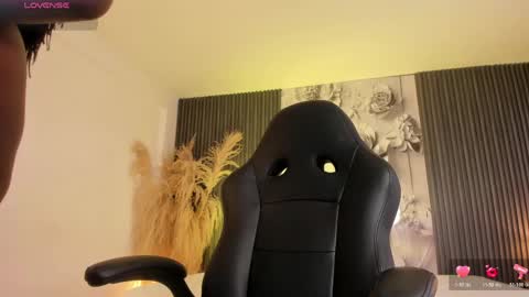 michellepreston_ online show from May 22, 12:34 pm