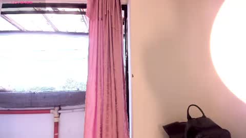 michellepreston_ online show from July 6, 12:02 pm