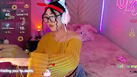   online show from March 26, 5:02 am