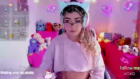 Snapshot of michellevanss22 chatting on September 20, 2:20 pm online show from September 20, 2:20 pm