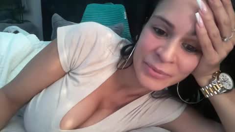 Snapshot of micielo87 chatting on February 26, 10:04 pm Skye online show from February 26, 10:04 pm