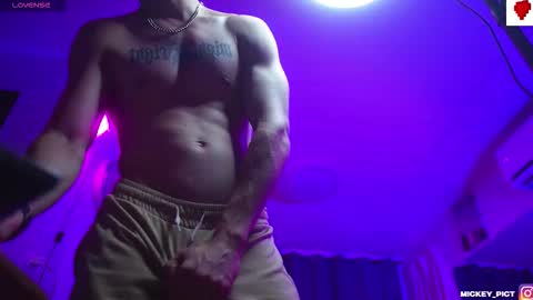 Mickey online show from October 22, 7:11 am