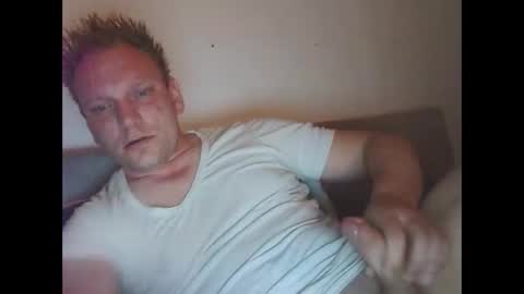 mickkxl online show from April 13, 10:30 am