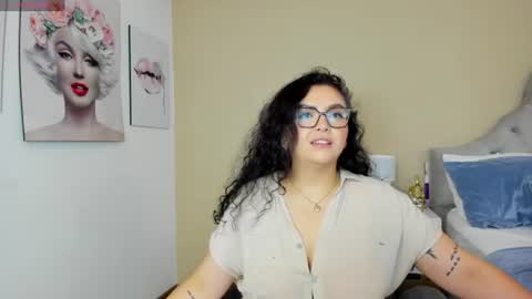 mid nightpeach online show from June 12, 12:09 am