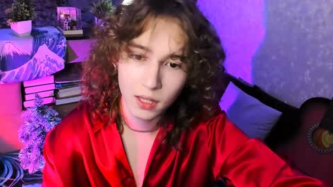 Snapshot of midnight_answer chatting on December 20, 3:31 pm Max online show from December 20, 3:31 pm