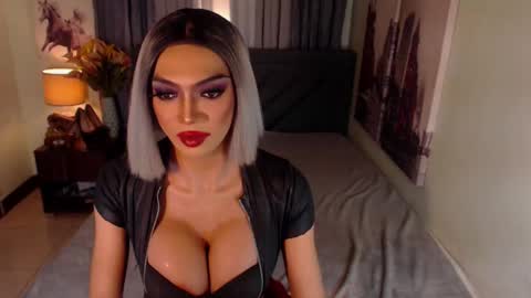 Snapshot of midnightscentxx chatting on January 12, 9:19 am KATE online show from January 12, 9:19 am