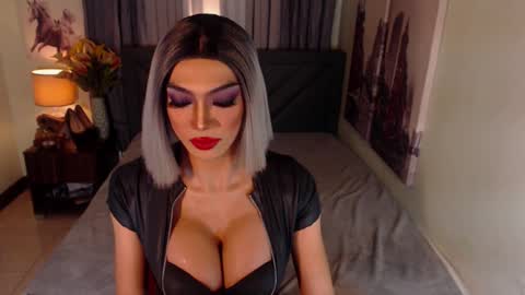 Snapshot of midnightscentxx chatting on January 12, 6:17 am KATE online show from January 12, 6:17 am