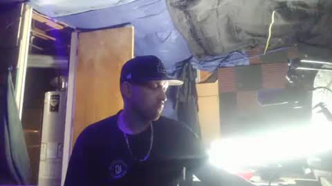 Snapshot of midtownhustler chatting on September 16, 12:07 pm midtownhustler online show from September 16, 12:07 pm