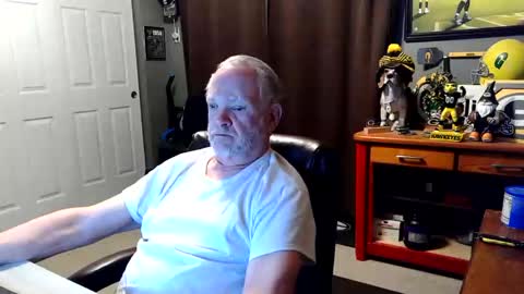 midwestdad09 online show from May 4, 8:54 am