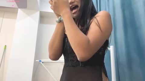 Mia online show from November 28, 6:26 pm