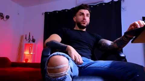 MightyAaron online show from November 9, 5:55 am