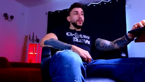 MightyAaron online show from September 25, 6:31 am