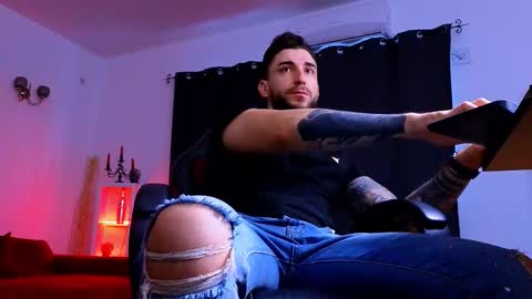 MightyAaron online show from January 11, 6:52 am