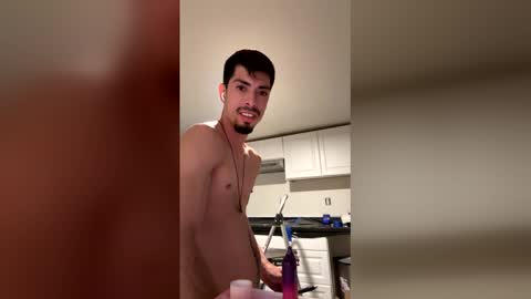 miguelord2428 online show from May 19, 7:37 am