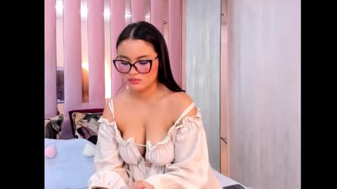 Snapshot of miia_palmerr chatting on October 8, 10:32 am Mia online show from October 8, 10:32 am